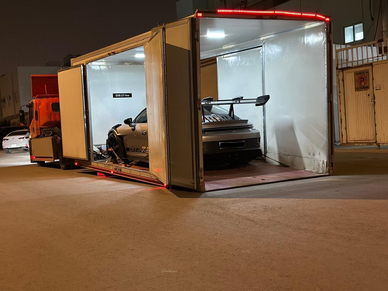 سطحة مغلقة العلا